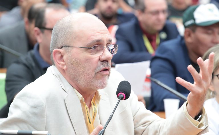 Centrais sindicais temem vulnerabilidade de categorias não contempladas pelas regras da PEC 6x1