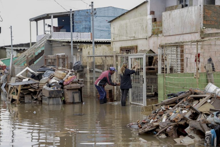 Comissão debate criação de política voltada para a saude mental em contextos de desastres climáticos
