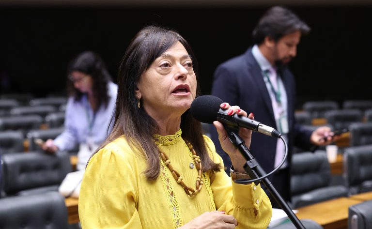Comissão debate déficit de auditores-fiscais do trabalho; participe