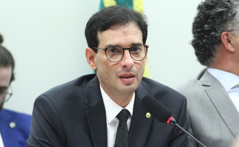 Comissão especial pode votar parecer sobre o fim da escala 6x1 nesta quarta-feira