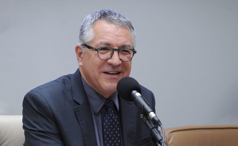 Comissão ouvirá Alexandre Padilha sobre prioridades do Ministério da Saúde