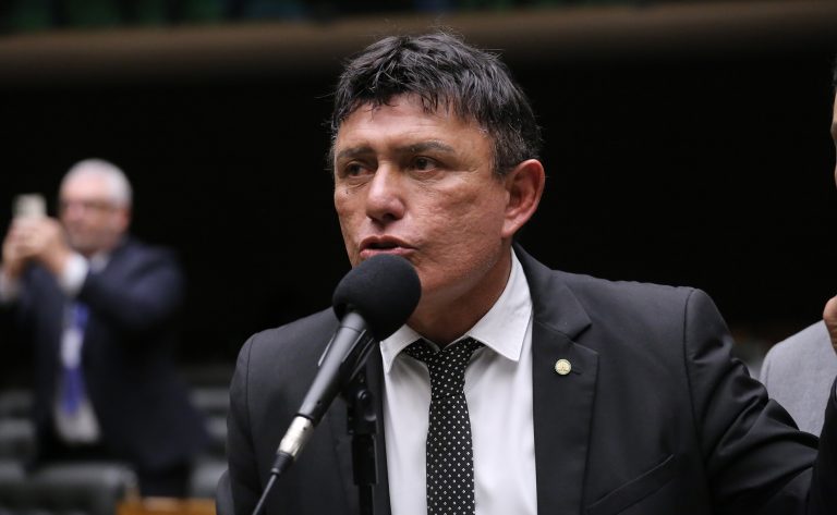 Comissão aprova proposta que permite a técnico industrial emitir documento para registro de imóvel