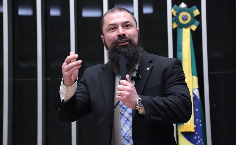 Comissão aprova uso do FGTS para compra de armas de fogo e munições para defesa pessoal