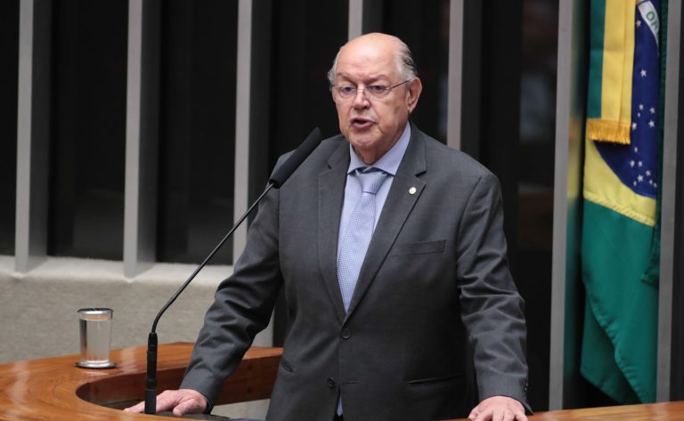 Lei da Ficha Limpa completa 16 anos com mudanças e contestação no STF