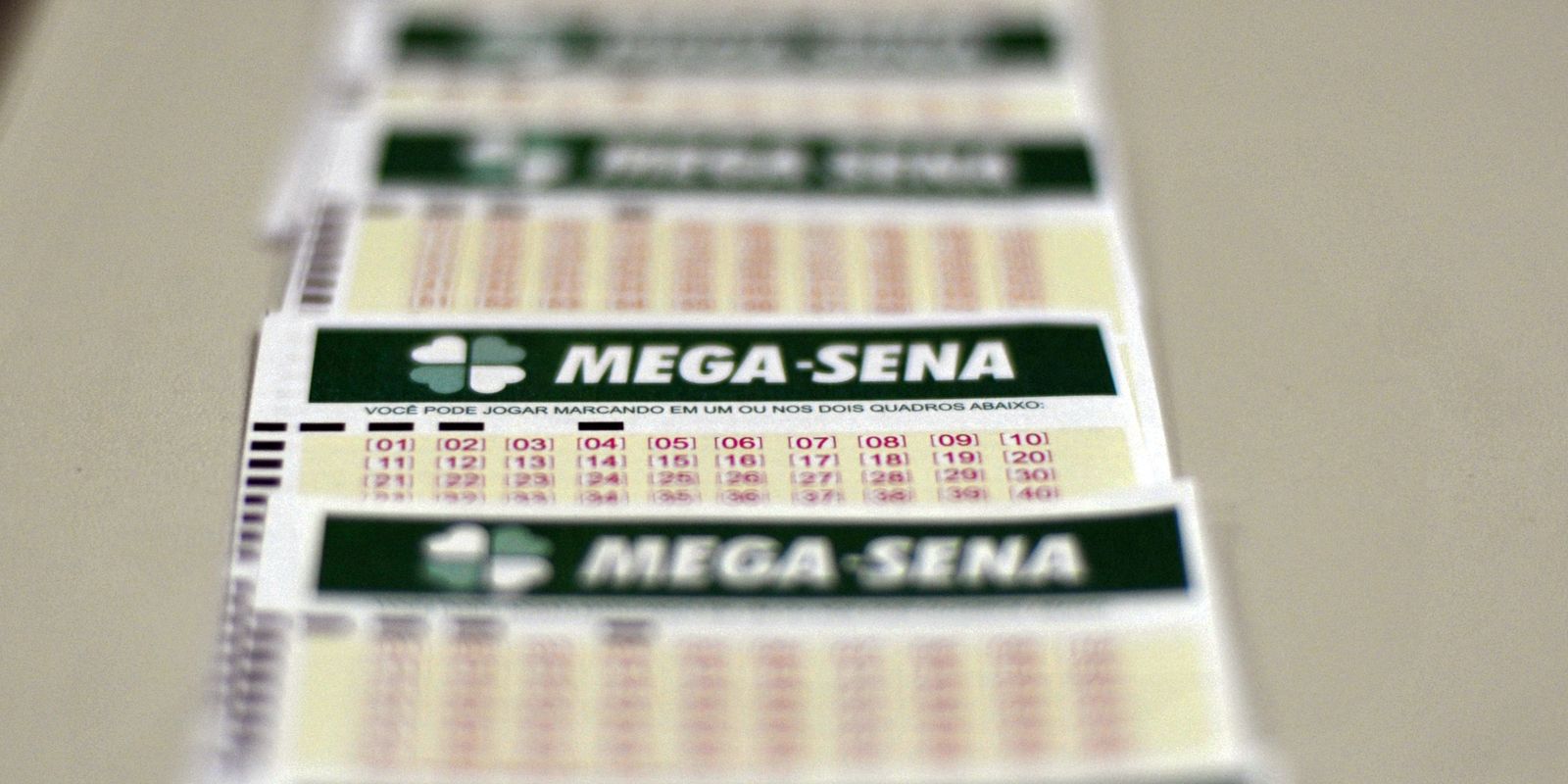 Mega-Sena acumula e prêmio principal vai para R$ 27 milhões